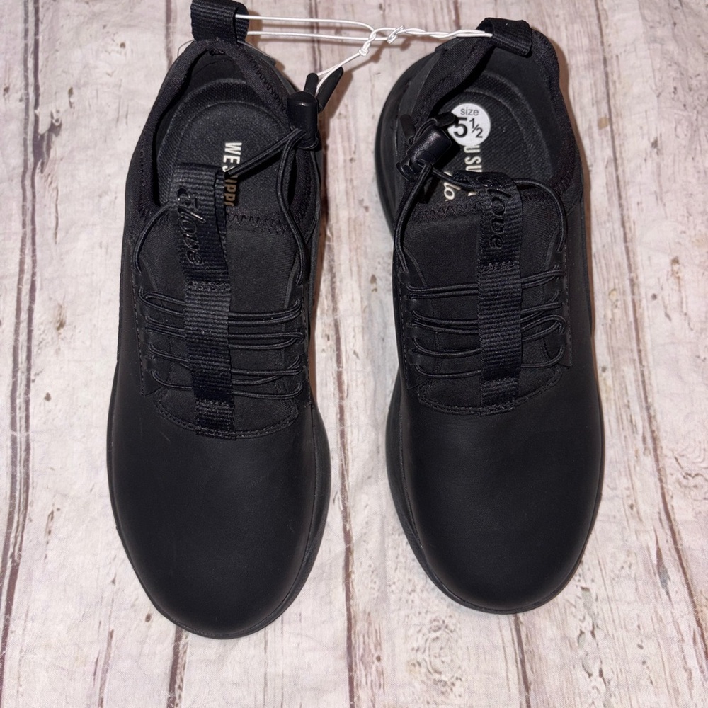 NEW! Clove comfy black sneakers nurses/medical staff 5.5 - Picture 3 of 4